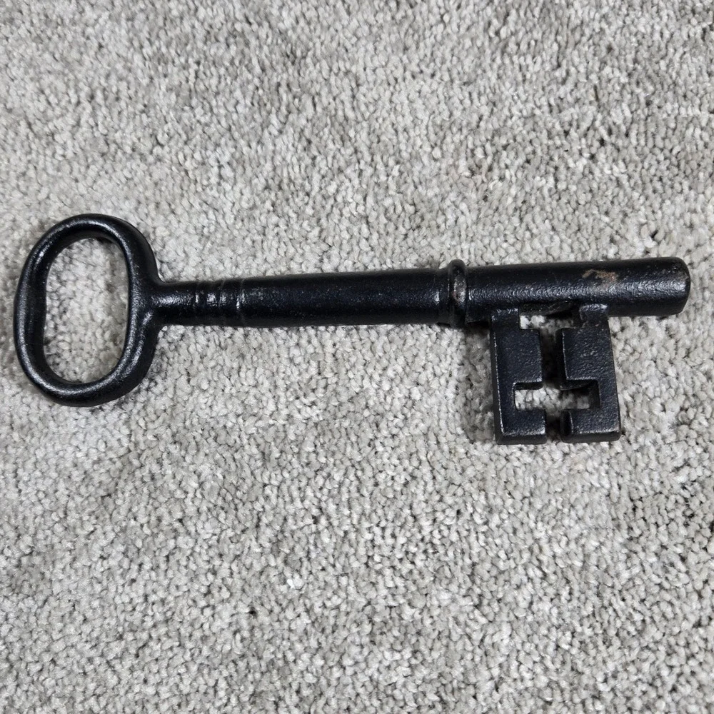 Skeleton Key Black Cast‎ Iron Decorative Wall Decor